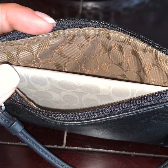 Black coach wristlet - Picture 3 of 3